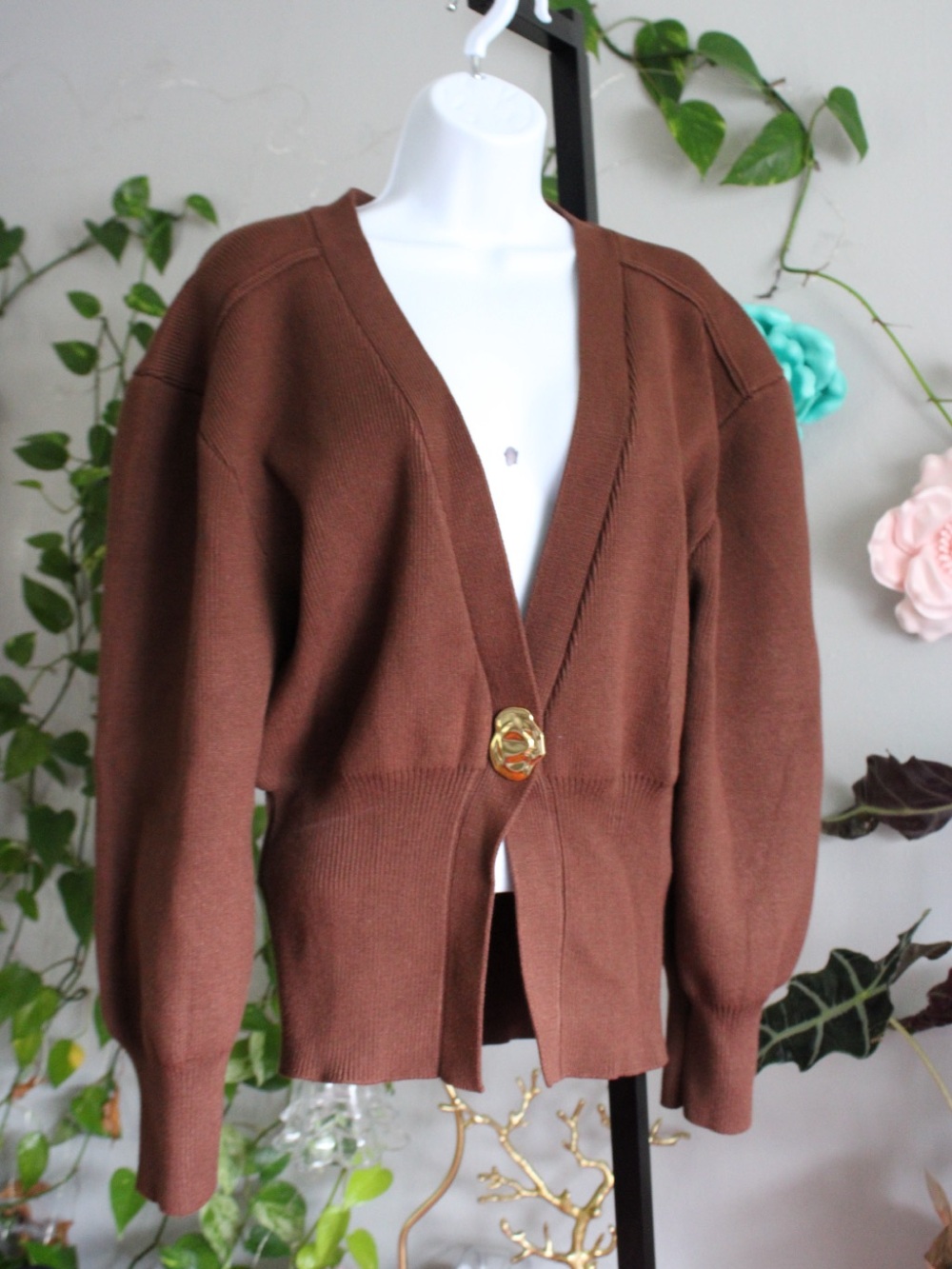 Urban Revivo Dark Brown Sculpted Waist Gold Button Cardigan US 10 XL NWT - Picture 2 of 9